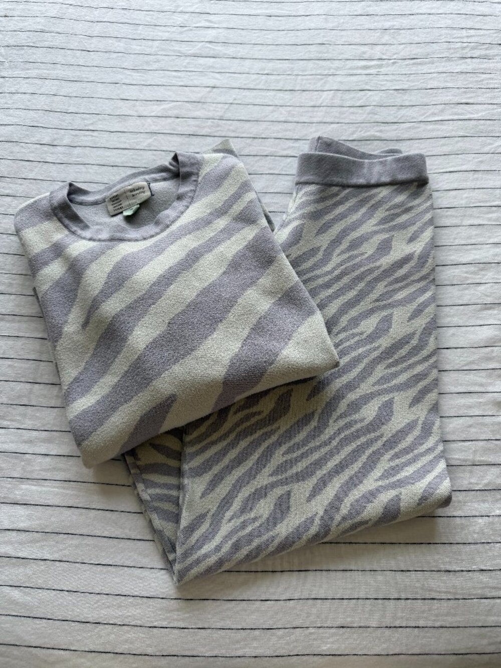 Anthropologie Saturday Sunday Gray/Purple Zebra Sweater/Pant Set XS